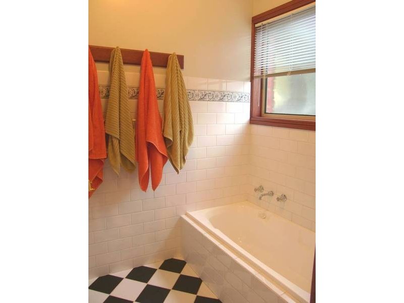 8 Lines Road, Strathalbyn SA 5255