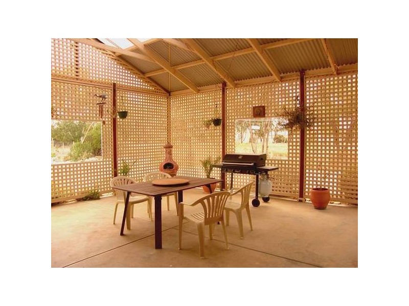 8 Lines Road, Strathalbyn SA 5255