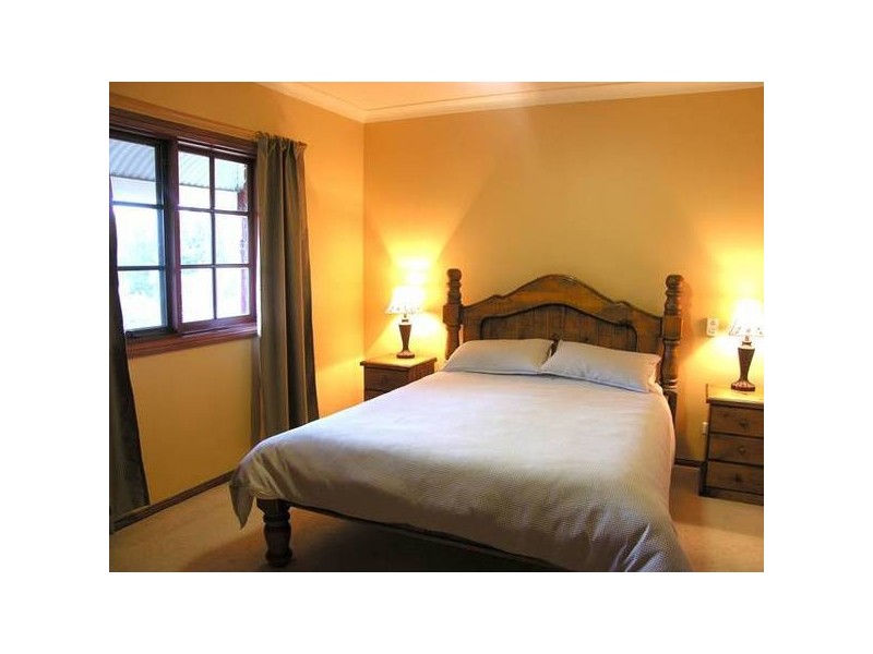 8 Lines Road, Strathalbyn SA 5255