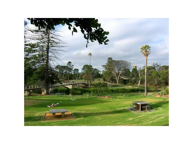 8 Lines Road, Strathalbyn SA 5255