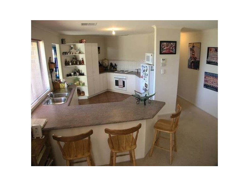2 McDonald Close, Mount Barker SA 5251