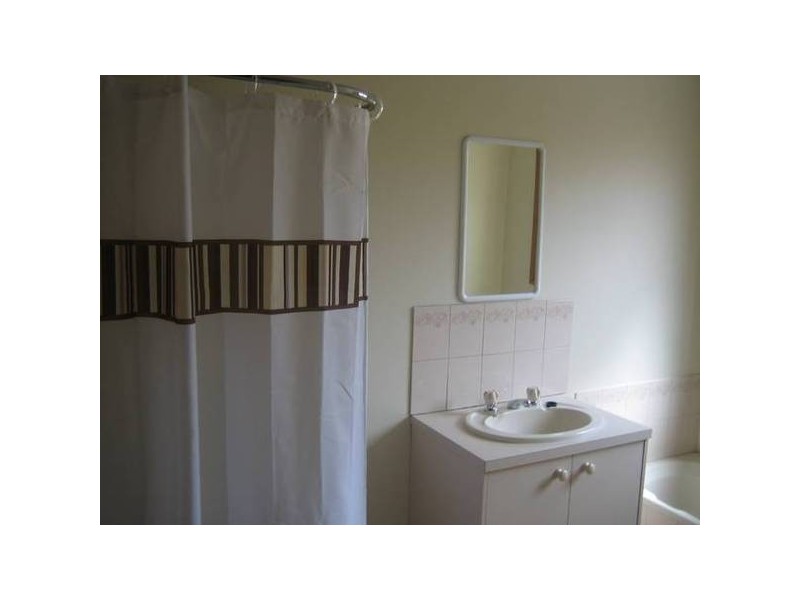 1/8 Douglas Drive, Mount Barker SA 5251