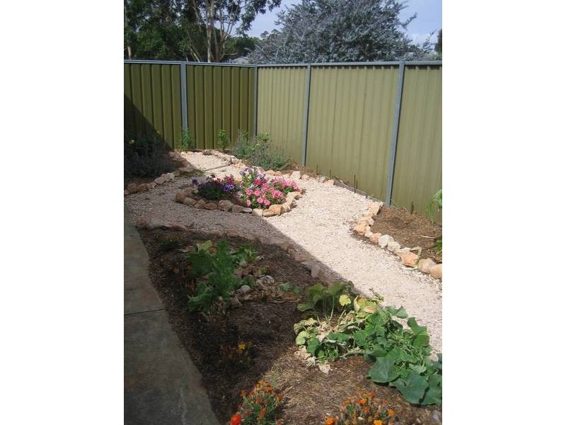 1/8 Douglas Drive, Mount Barker SA 5251