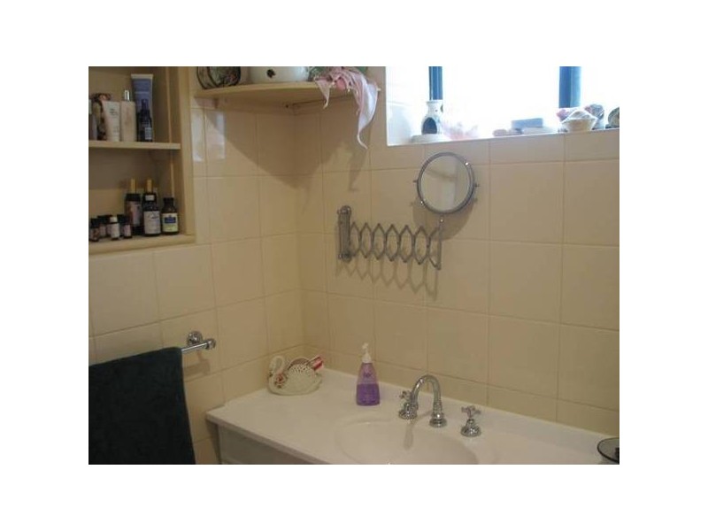 11 Victoria Road, Mount Barker SA 5251