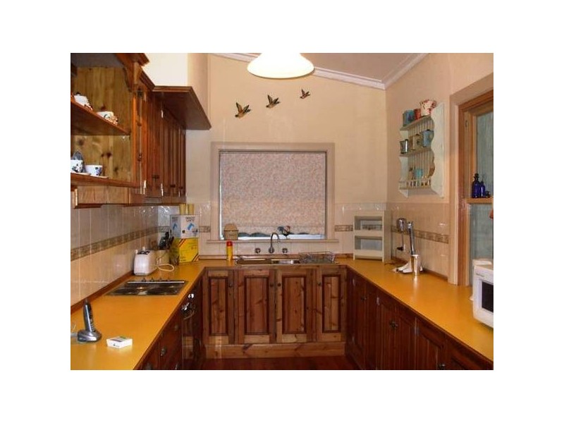 11 Victoria Road, Mount Barker SA 5251