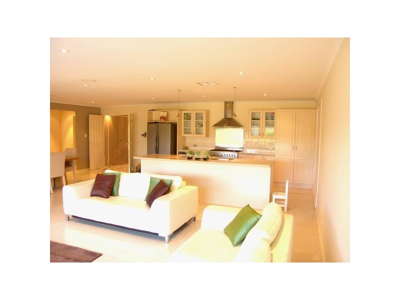 12 Nicholas Paech Drive, Hahndorf SA 5245