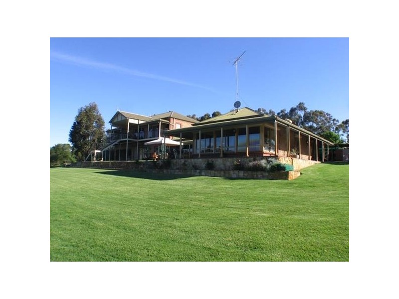 22 Paris Creek Road, Paris Creek SA 5201