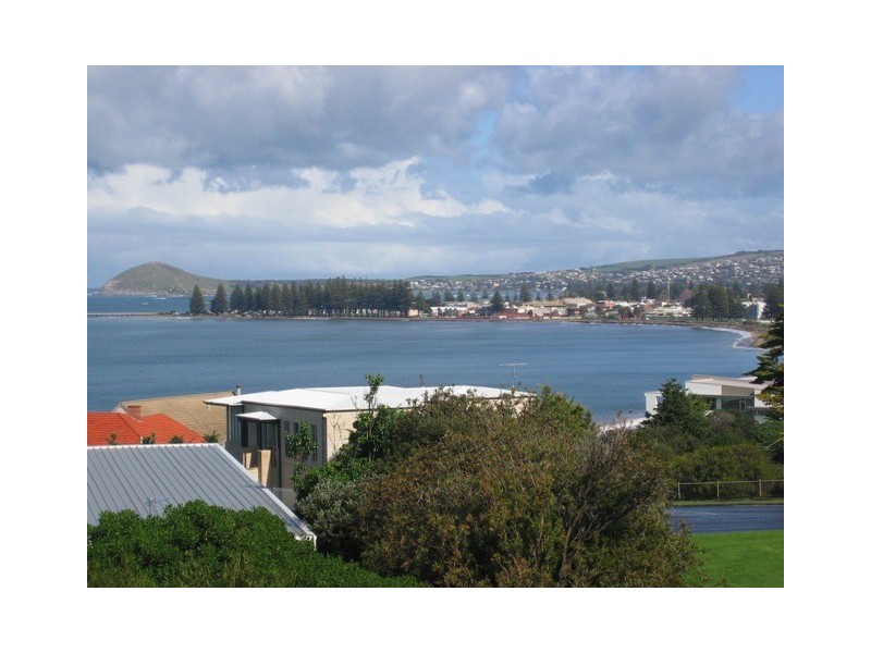 9 Ocean St, Victor Harbor SA 5211
