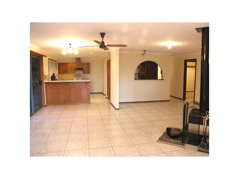 16 Heinrich Court, Mount Barker SA 5251