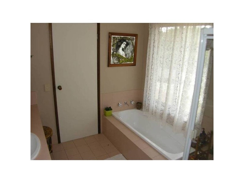 65 Grevillea Way, Woodside SA 5244
