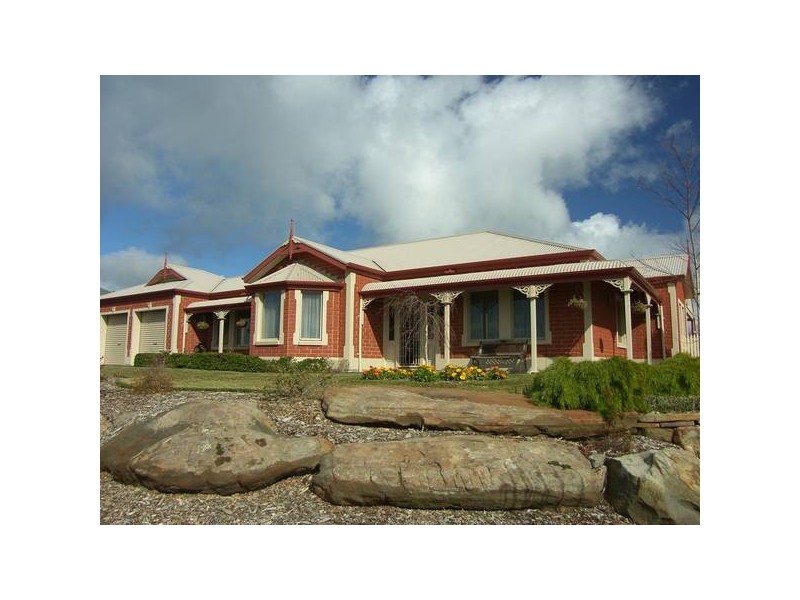 112 Burnbank Way, Mount Barker SA 5251