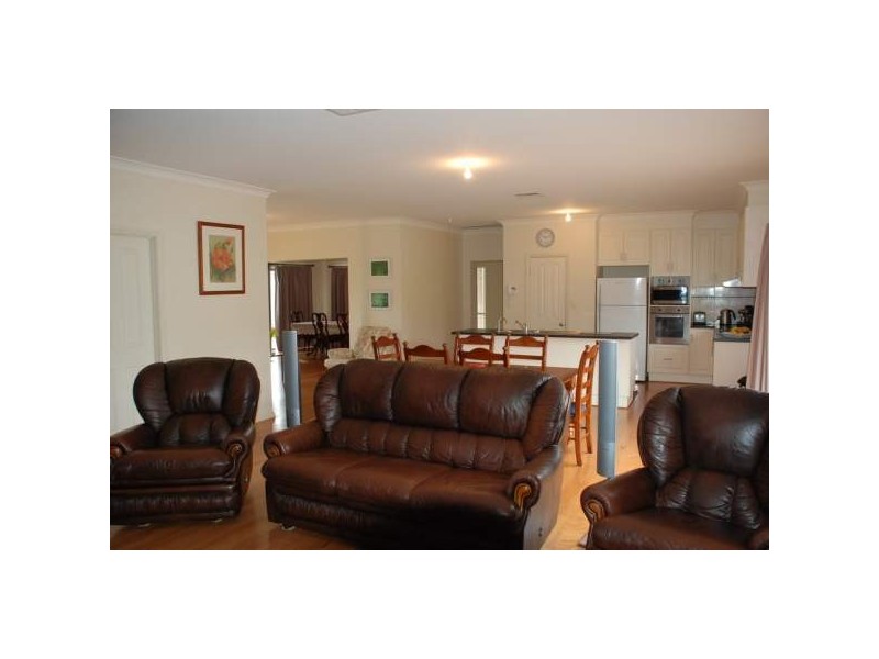 17 Yaktanga Way, Mount Barker SA 5251