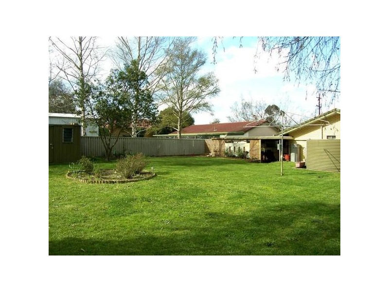 42 Albert Road, Mount Barker SA 5251