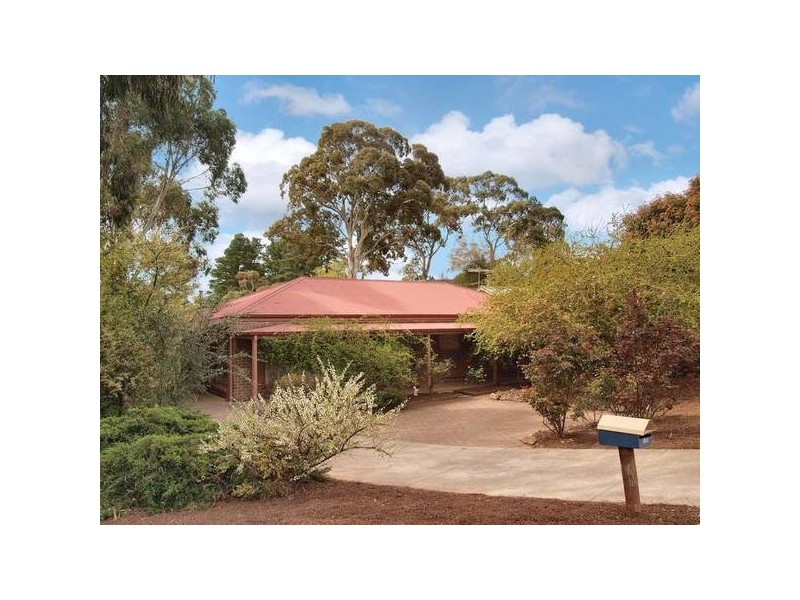 11 Jacaranda Drive, Woodside SA 5244