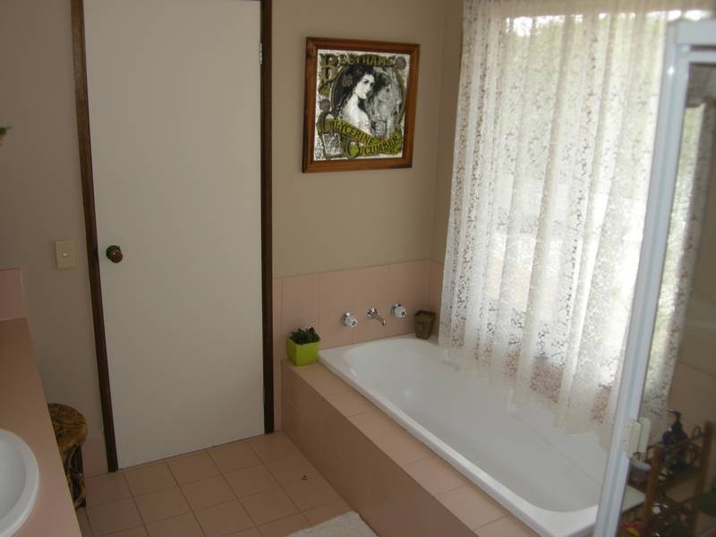 65 Grevillea Way, Woodside SA 5244