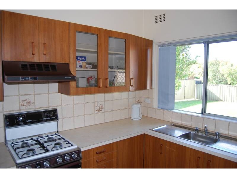 8 Elliott Street, Belfield NSW 2191