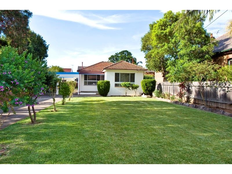 1/33 Nicholson Street, Burwood NSW 2134