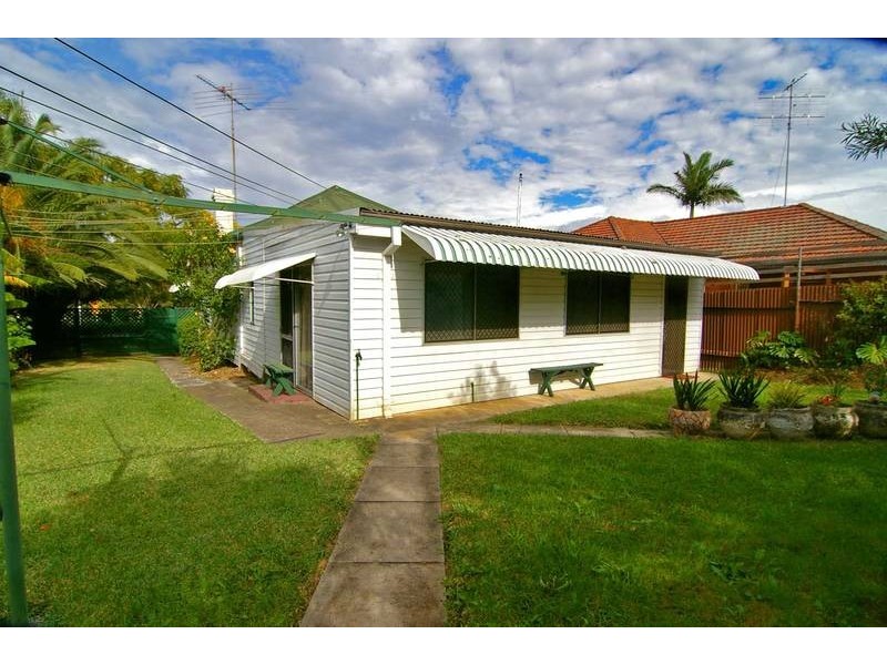 1 The Causeway, Strathfield South NSW 2136