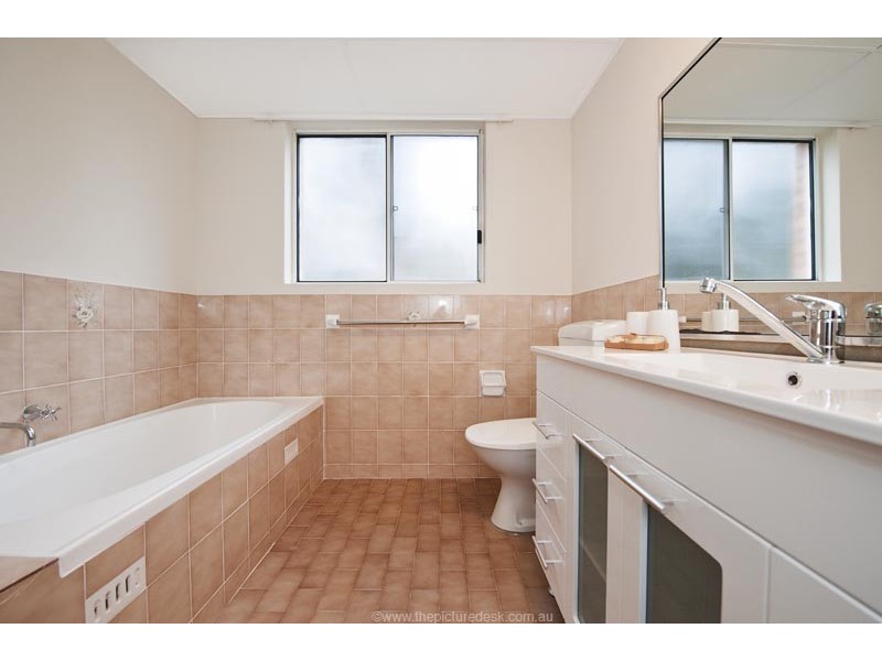 2/42-44 Sir Joseph Banks Street, Bankstown NSW 2200
