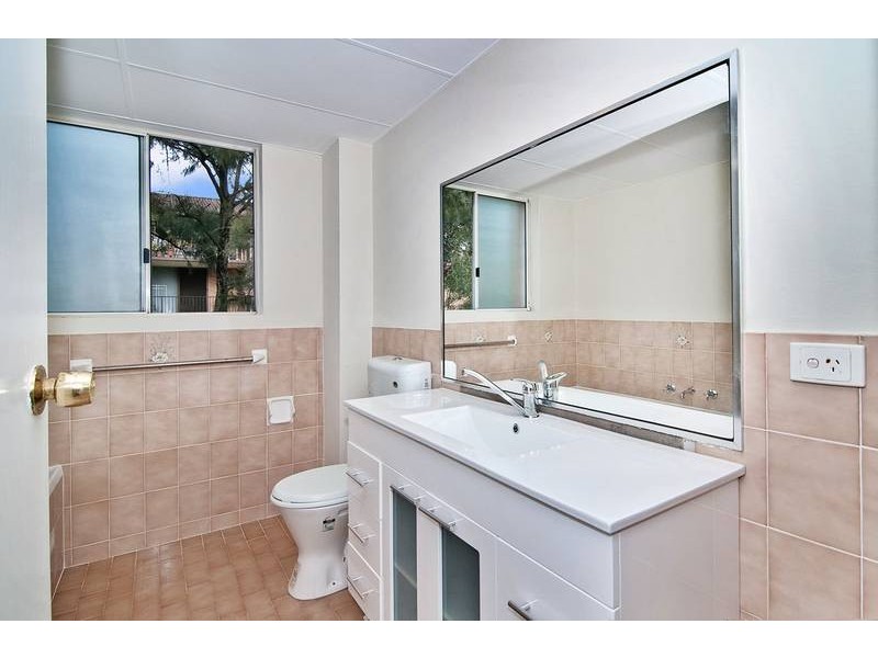 6/42-44 Sir Joseph Banks Street, Bankstown NSW 2200