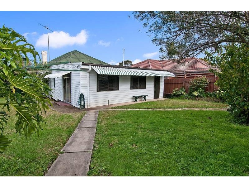 1 The Causeway, Strathfield South NSW 2136