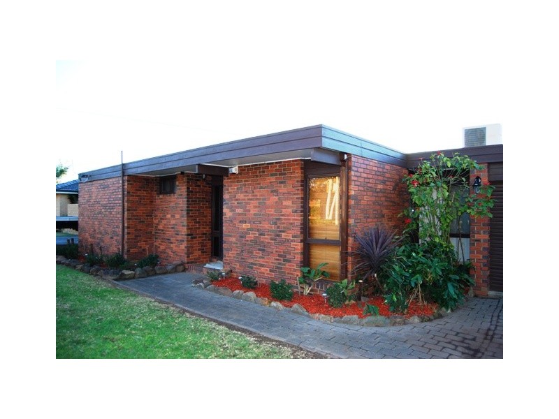 52 Elouera Crescent, Moorebank NSW 2170