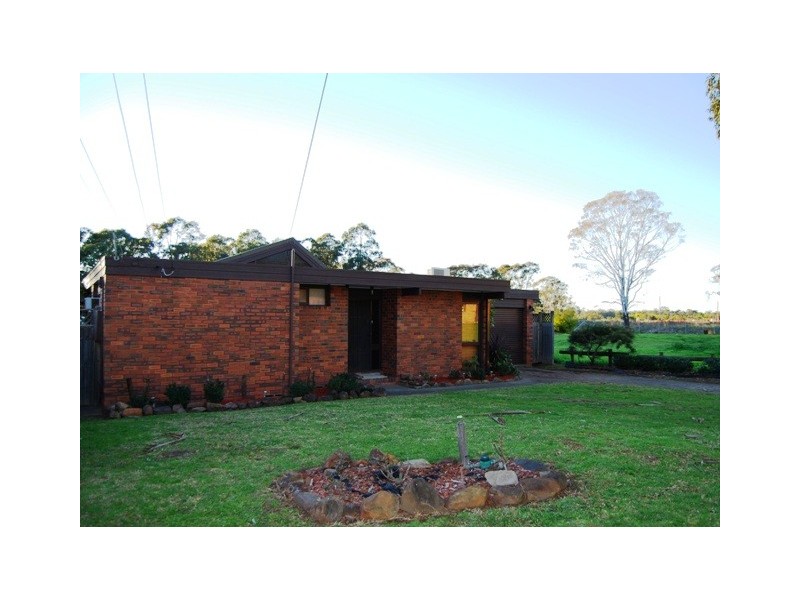 52 Elouera Crescent, Moorebank NSW 2170