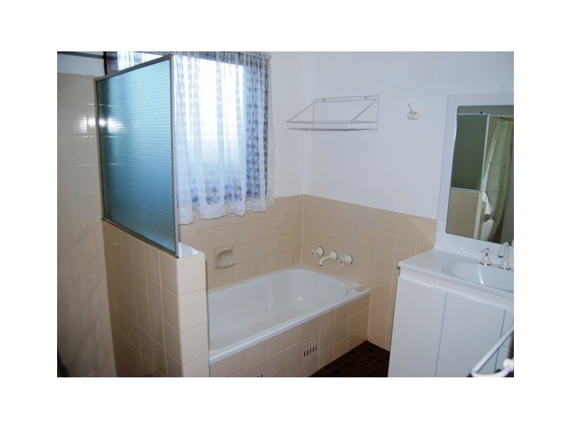 52 Elouera Crescent, Moorebank NSW 2170