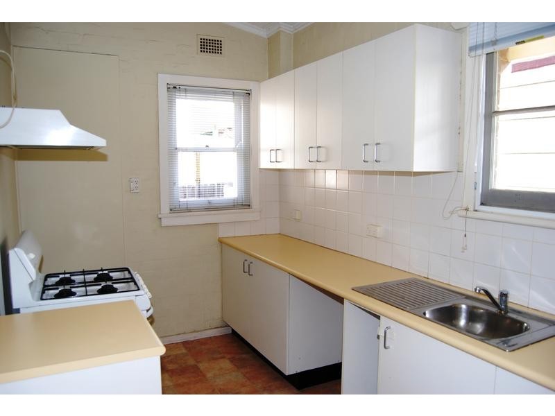 12 Flemington Rd, Homebush West NSW 2140