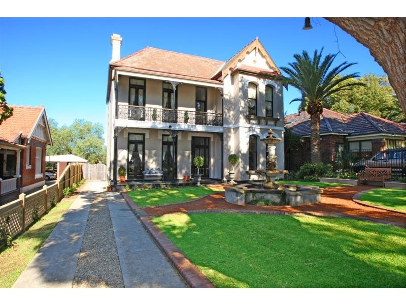 10 Clifton Avenue, Burwood NSW 2134