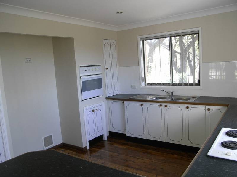 5 Clarkson Lane, Lake Haven NSW 2263