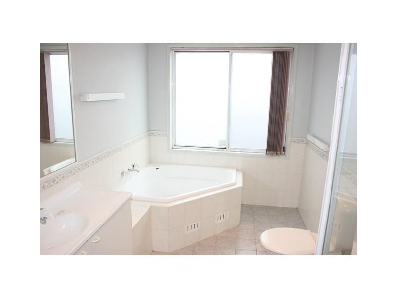 2 Lomandra Terrace, Hamlyn Terrace NSW 2259