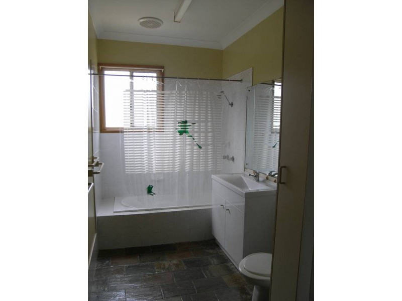 4 Goobarabah Avenue, Gorokan NSW 2263