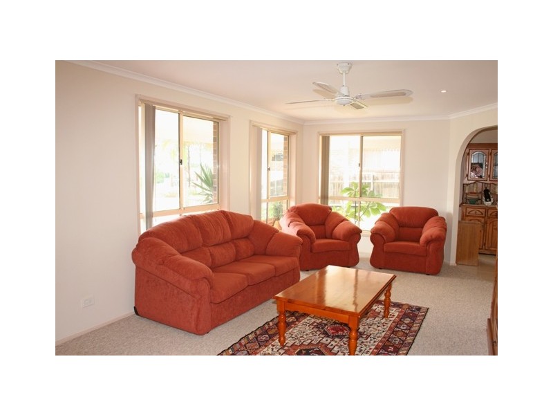 4 Woodside Court, Lake Haven NSW 2263