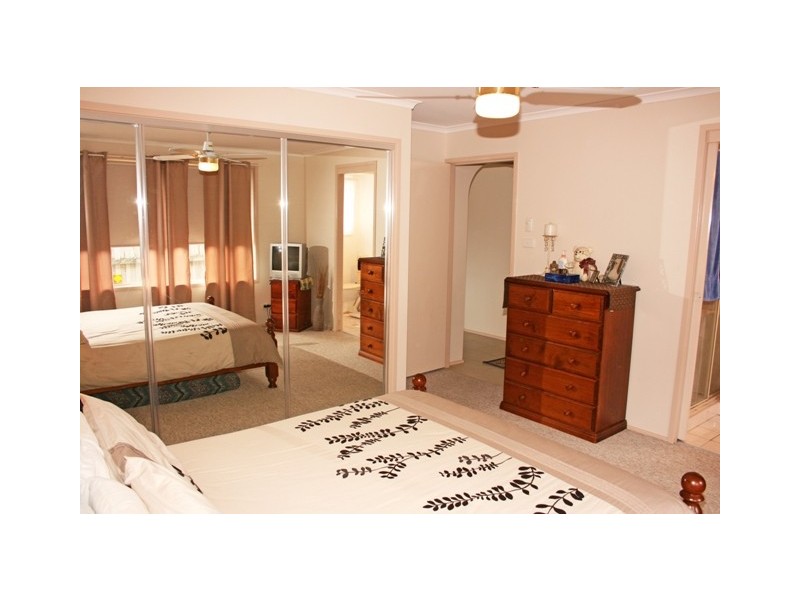 4 Woodside Court, Lake Haven NSW 2263