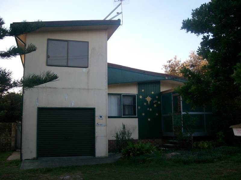 1 Coloma Street, Budgewoi NSW 2262