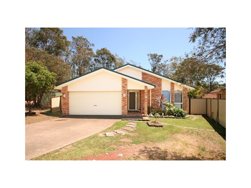 17 Farnol Place, Watanobbi NSW 2259
