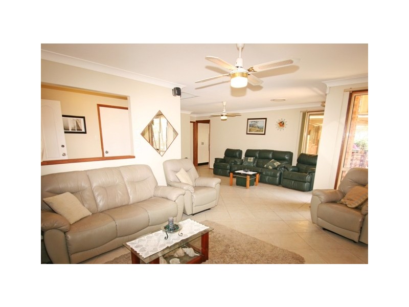 17 Farnol Place, Watanobbi NSW 2259