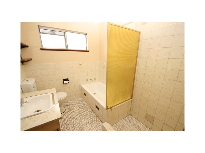 6 Gleddon Avenue, Gorokan NSW 2263