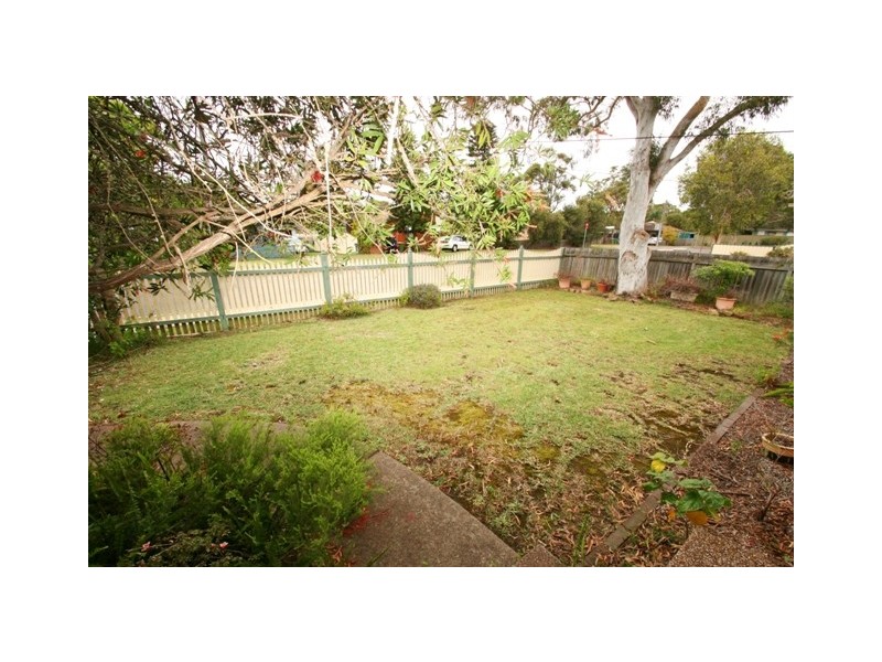 6 Gleddon Avenue, Gorokan NSW 2263