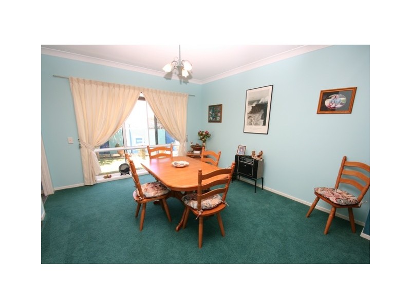 8 Arakoon Road, Woongarrah NSW 2259