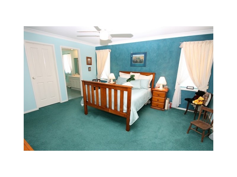 8 Arakoon Road, Woongarrah NSW 2259