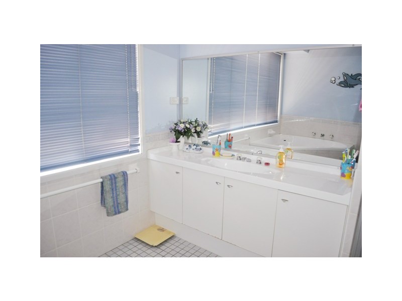 95 Gorokan Drive, Lake Haven NSW 2263