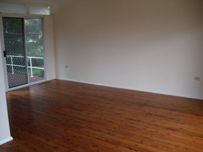 15 Marks Rd, Gorokan NSW 2263