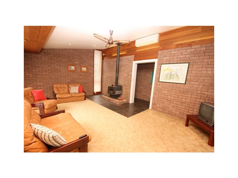 134 Marks Road, Gorokan NSW 2263