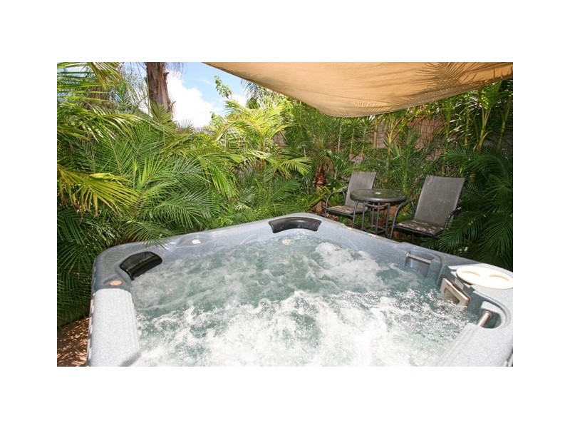 2 Menindee Avenue, Blue Haven NSW 2262