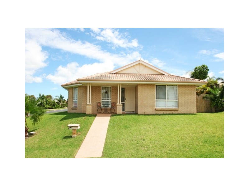 2 Menindee Avenue, Blue Haven NSW 2262