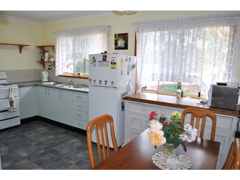 31 Somers Drive, Watanobbi NSW 2259