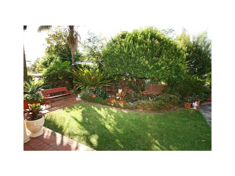 1 Stelling Avenue, Kanwal NSW 2259
