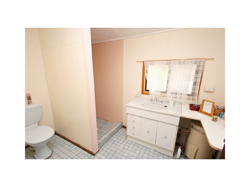 5 McCrea Boulevard, San Remo NSW 2262